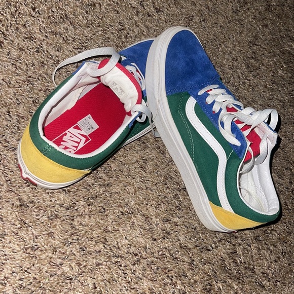 Vans - Picture 3 of 7